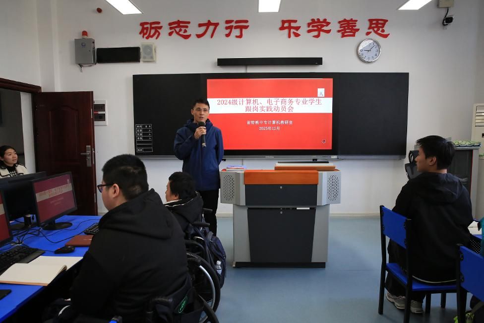 104fc87da24f40ead35dccd6d7f26ff9.jpg 104fc87da24f40ead35dccd6d7f26ff9.jpg