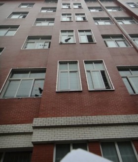 学生公寓全部安装隐形防护窗